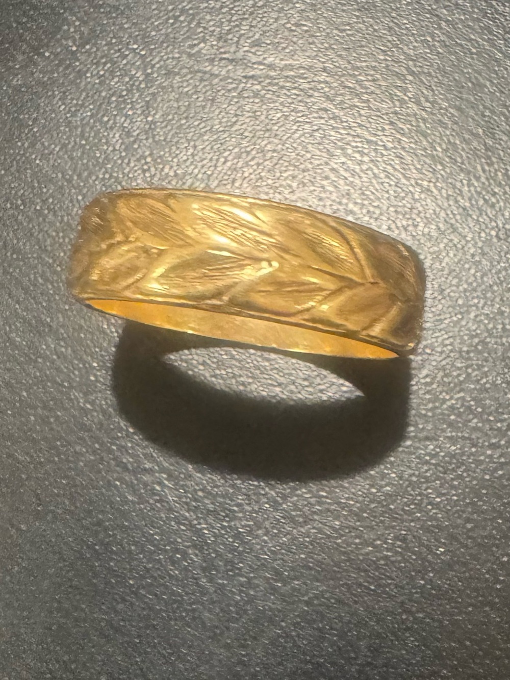 Vintage 14k Yellow Gold Men’s Wedding Band W Engraved Leaf Pattern Size 12 7.68g